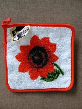 NOS Morgan Jones Poppy Floral 7" Terry Pot Holder